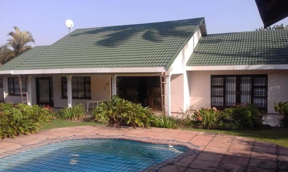 Sea Park Beach House Port Shepstone Extérieur photo