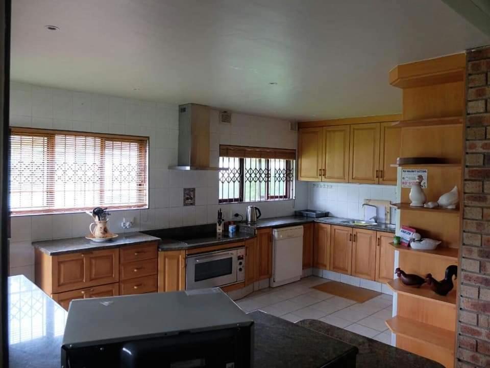 Sea Park Beach House Port Shepstone Extérieur photo